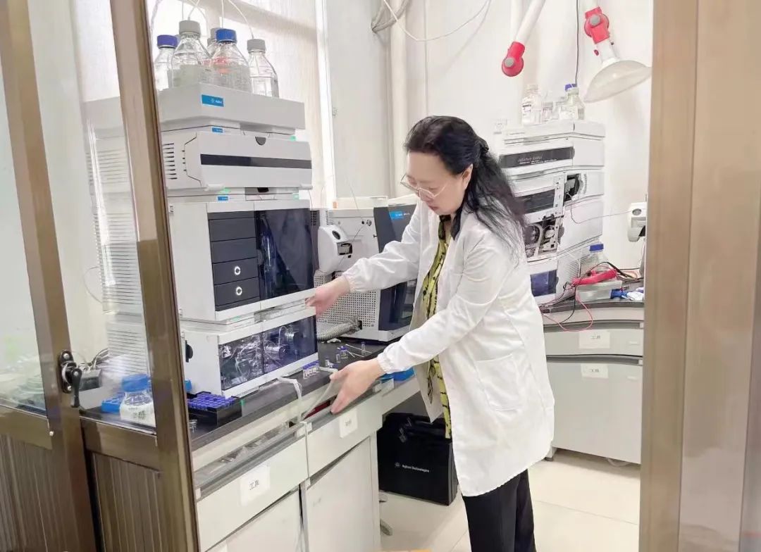 三牛娱乐集团,长沙杀虫剂,长沙光气衍生物,长沙氨基酸保护剂,长沙锂离子电池材料